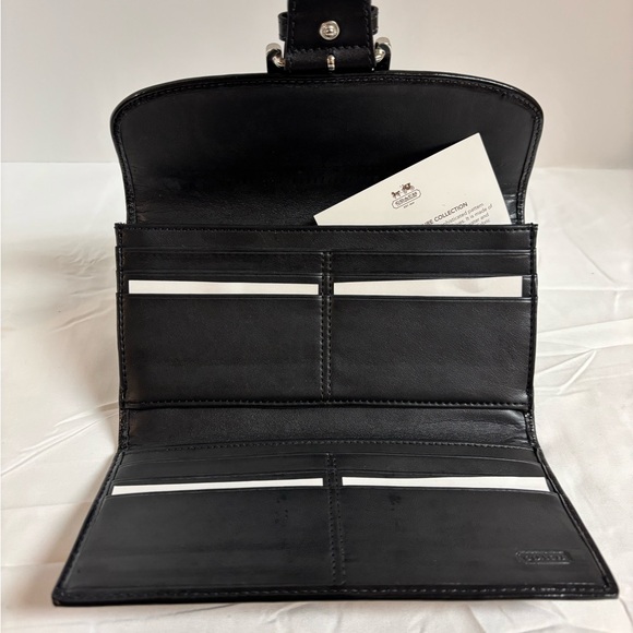 Coach Signature Soho Buckle Trifold Wallet NWT - Picture 4 of 5